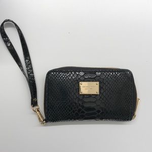 Micheal Kors Wallet / Wristlet